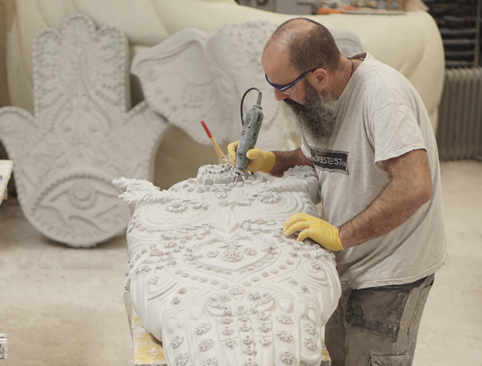 OVERSTONE_escultor_taller_escultura_barcelona_proyectos_decoracion_ornamentacion_construccion_animalarium_resina_8B Foto Taller Overstone