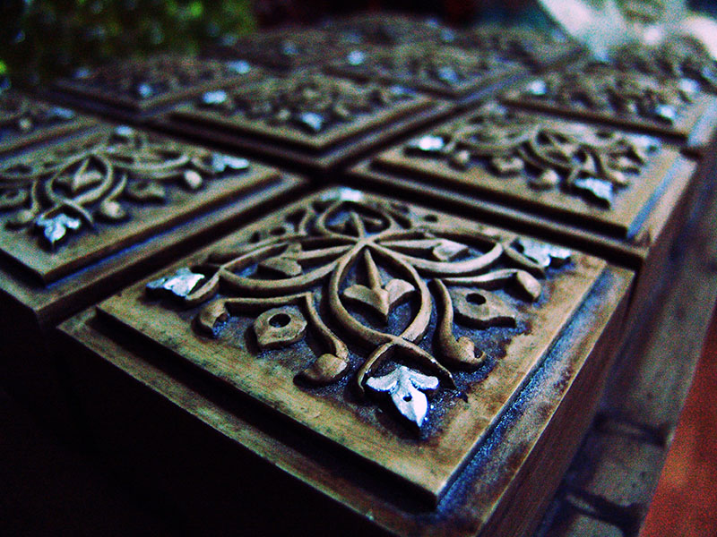 Talla y ornamentación en resina